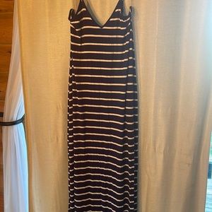 Maxi dress. Size small. Pockets